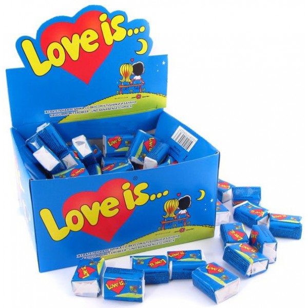 Резинка жевательная Love Is со вкусом банана и клубники 4,2г